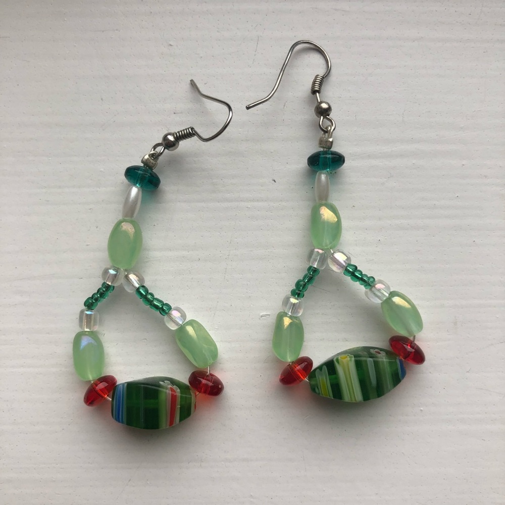 Boho green & red beaded drop earrings - Picture 4 of 6